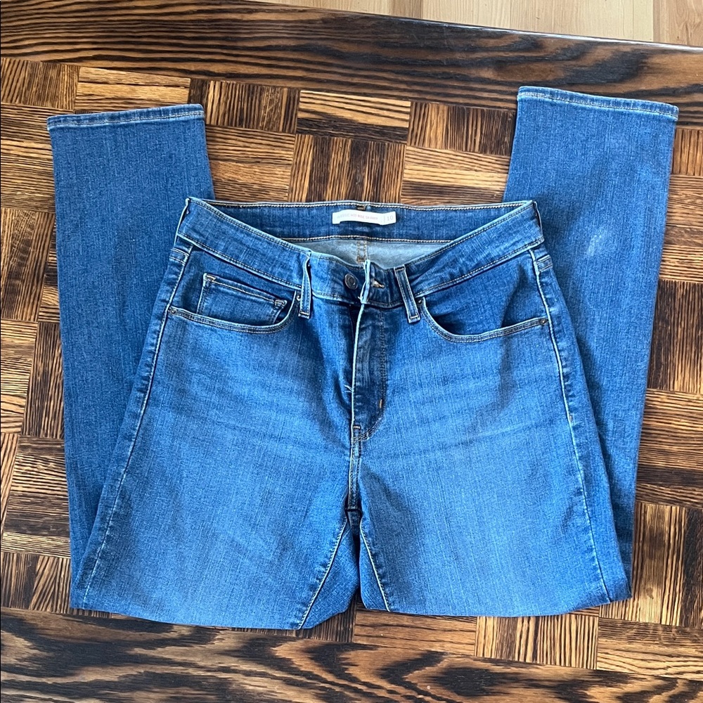 Classic Blue Women's Straight-Leg Levi’s Jeans